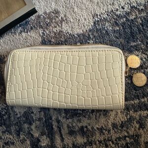 Elegant Cream Wallet